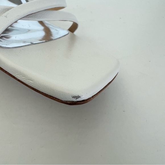 BADGLEY MISCHKA Callie White Leather Ankle Strap Pearl Bead Heels Sandals Sz 10 - Picture 13 of 15